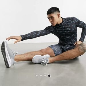 ASOS 4505 Long sleeve and compression leggings base layer training set